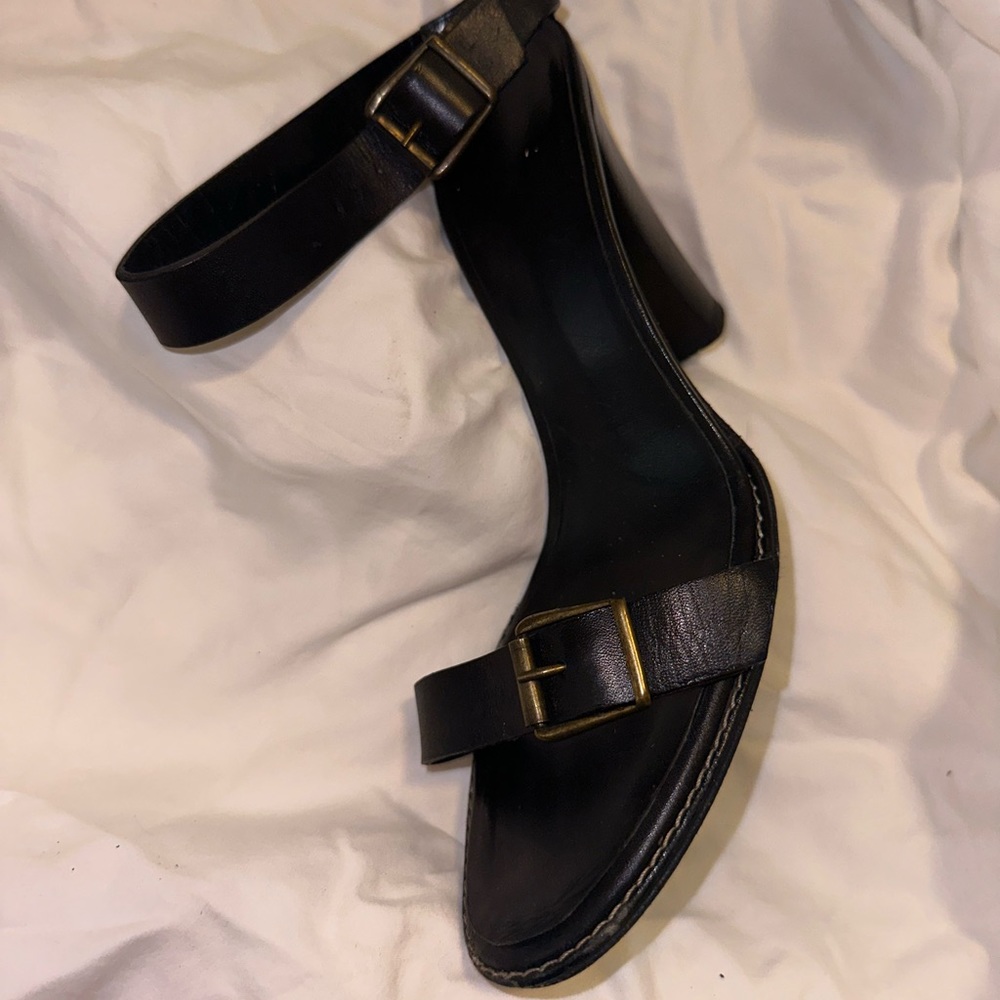 Vera Wang Italian genuine soft leather  black size 36 or 6.5